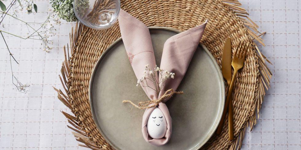A table decoration for Easter