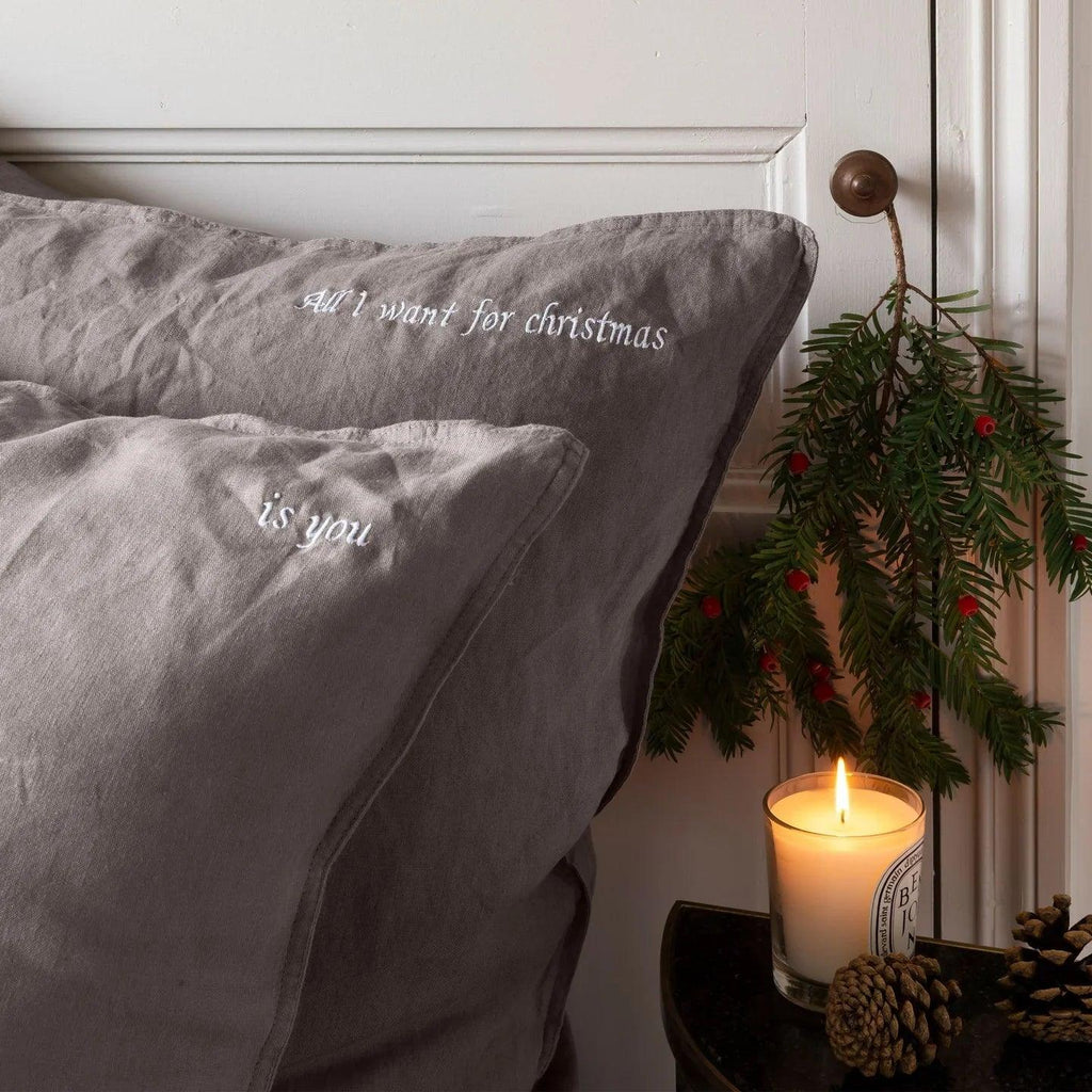 Embroidered items for Seasons Greetings - Carré Blanc Canada
