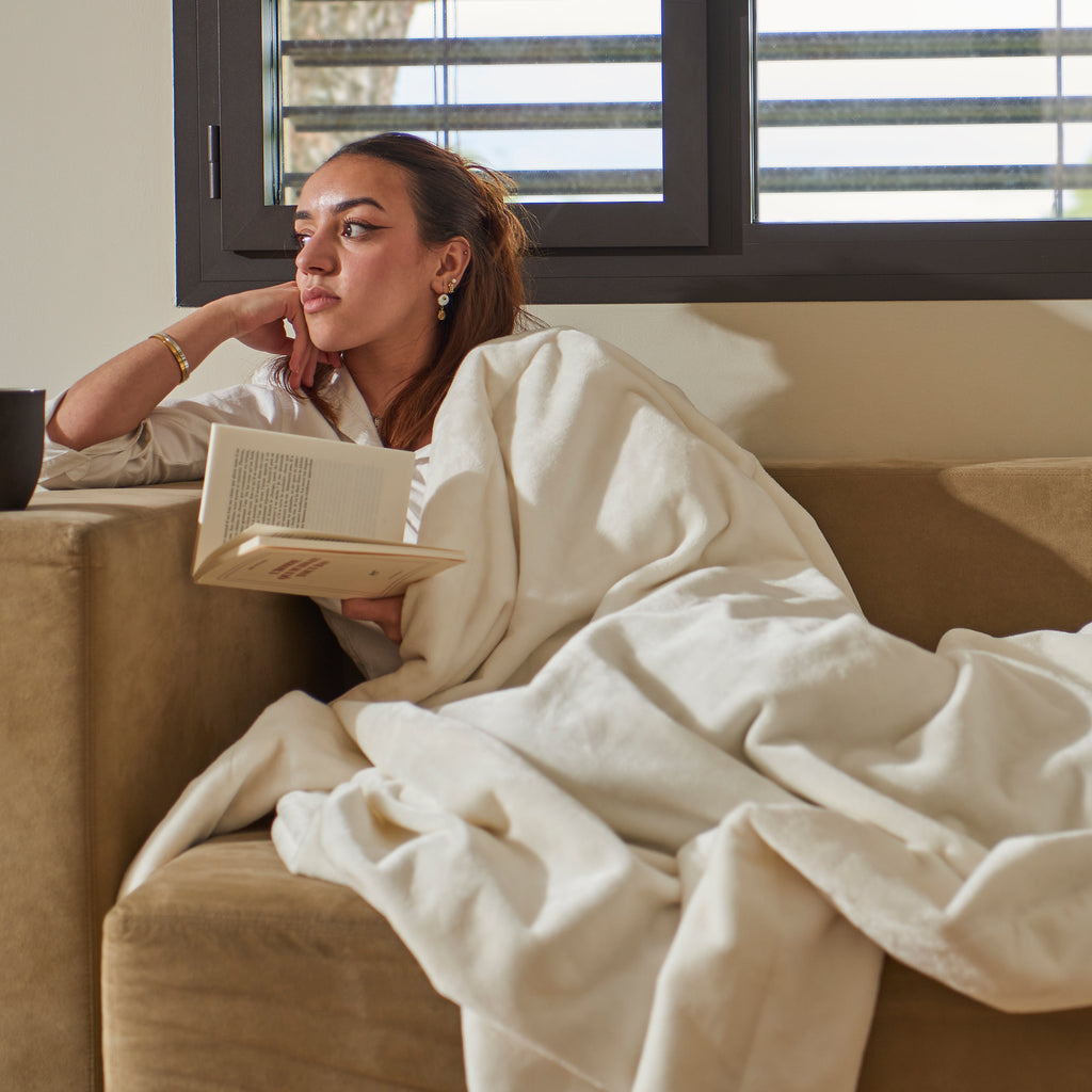 Oslo Ivory Polar Fleece Blanket - Carré Blanc Canada