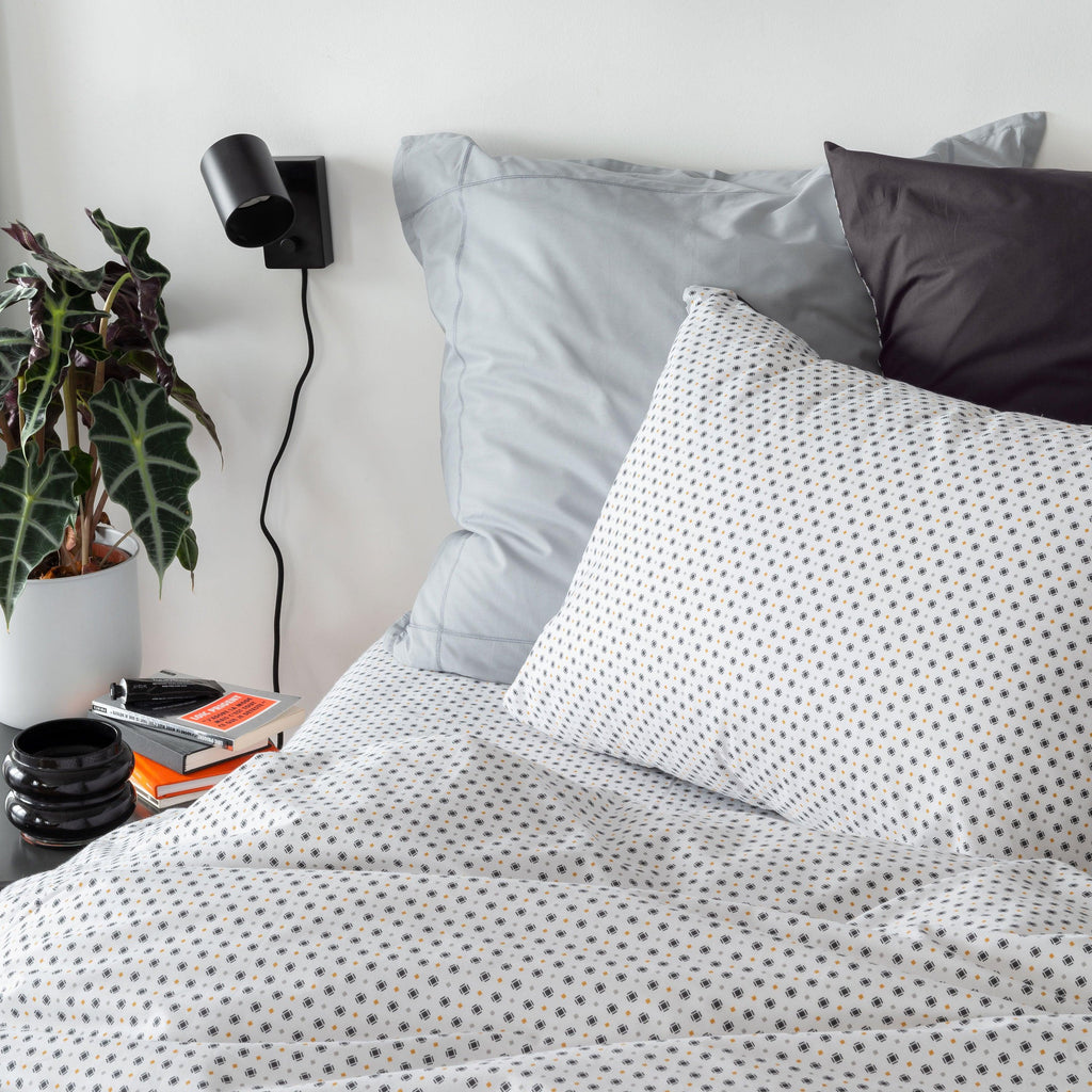 Square Pillowcase in Cotton Percale Neo Anthracite Geometric - Carré Blanc Canada