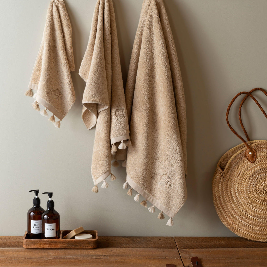 Amorgos Cotton Bath Towel - Carré Blanc Canada