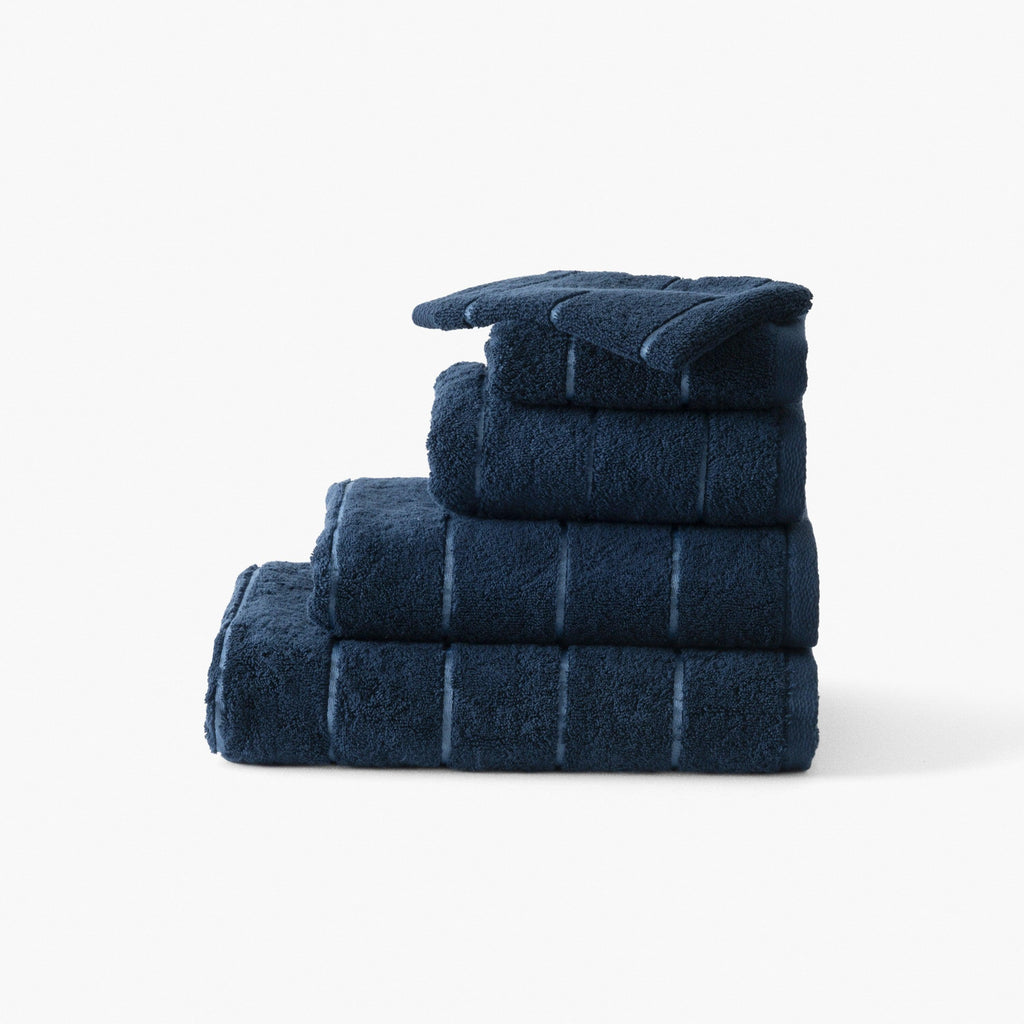 Hypnotic Navy Cotton Bath Towel - Carré Blanc Canada