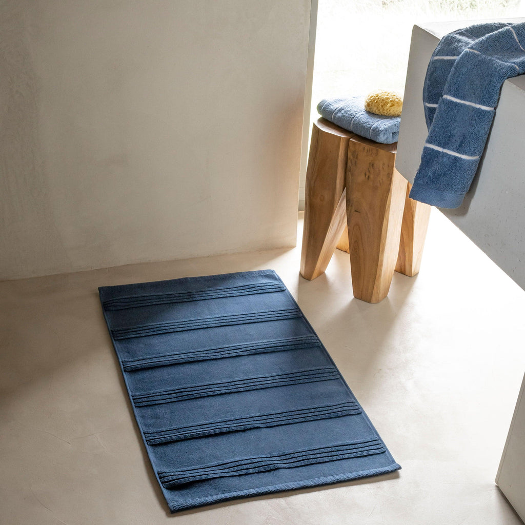 Hypnotic Navy Cotton Bath Mat - Carré Blanc Canada