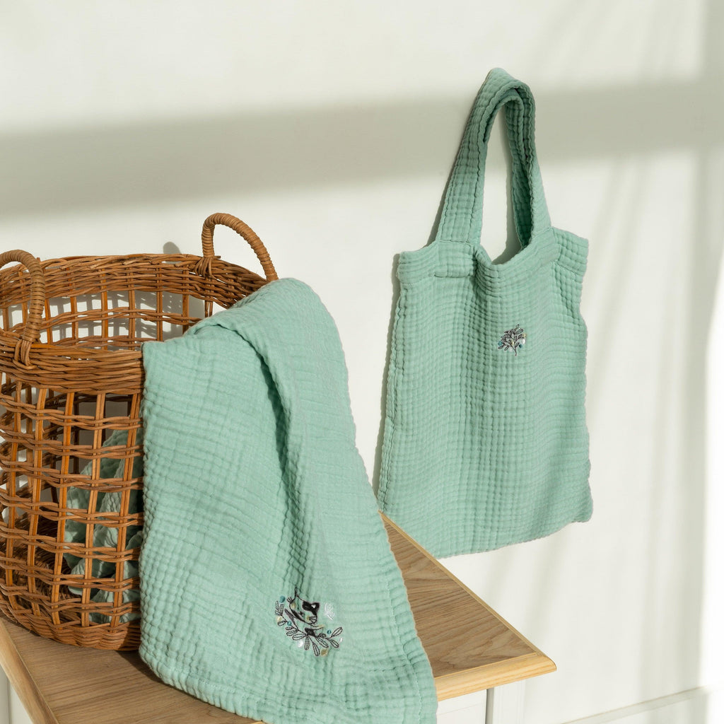 Organic Cotton Gauze Diaper Bag And Changing Mat Jardine Almond - Carré Blanc Canada