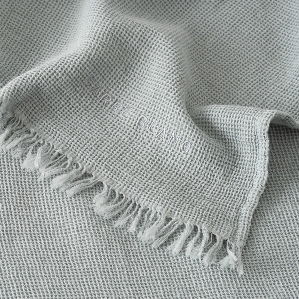 Pyla Glacier Cotton Turkish Beach Towel - Carré Blanc Canada