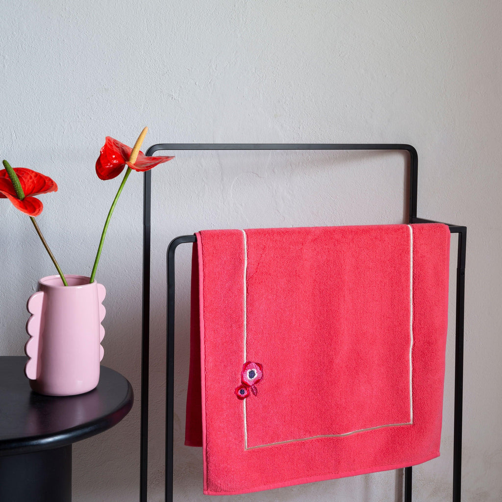 Rosella Poppy Cotton Bathmat - Carré Blanc Canada