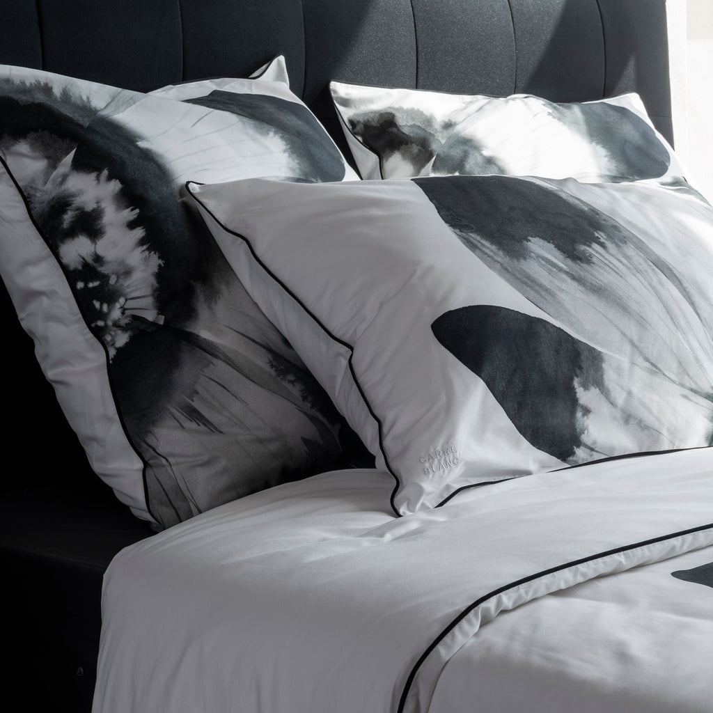 Danaide Rectangular Pillowcase - Carré Blanc Canada