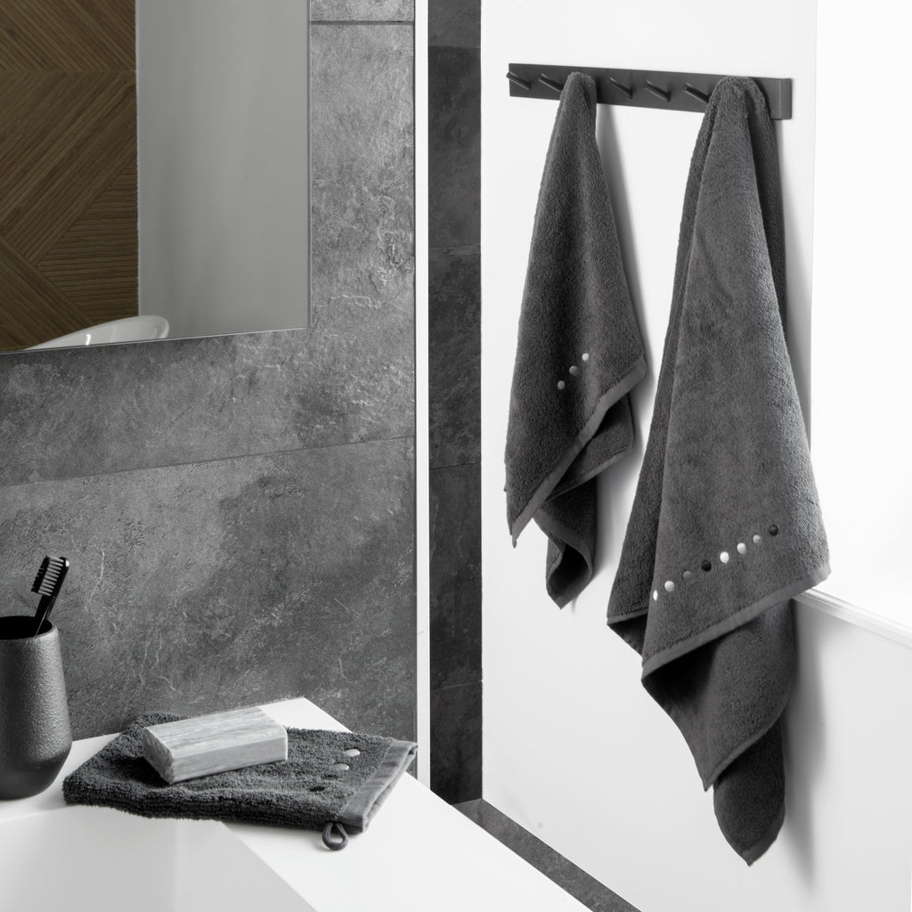 Dotsy Bath Towel - Coal - Carré Blanc Canada