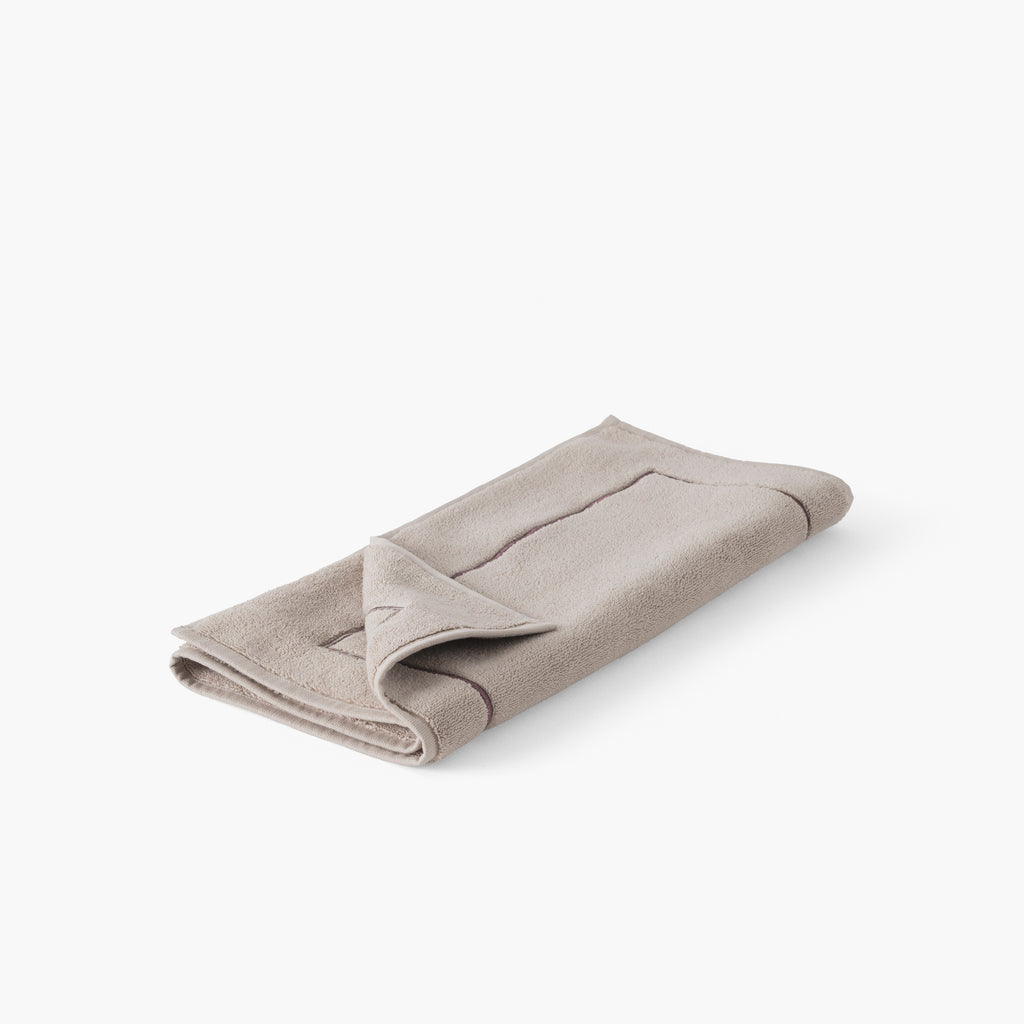 Aura Bath Mat - Carré Blanc Canada