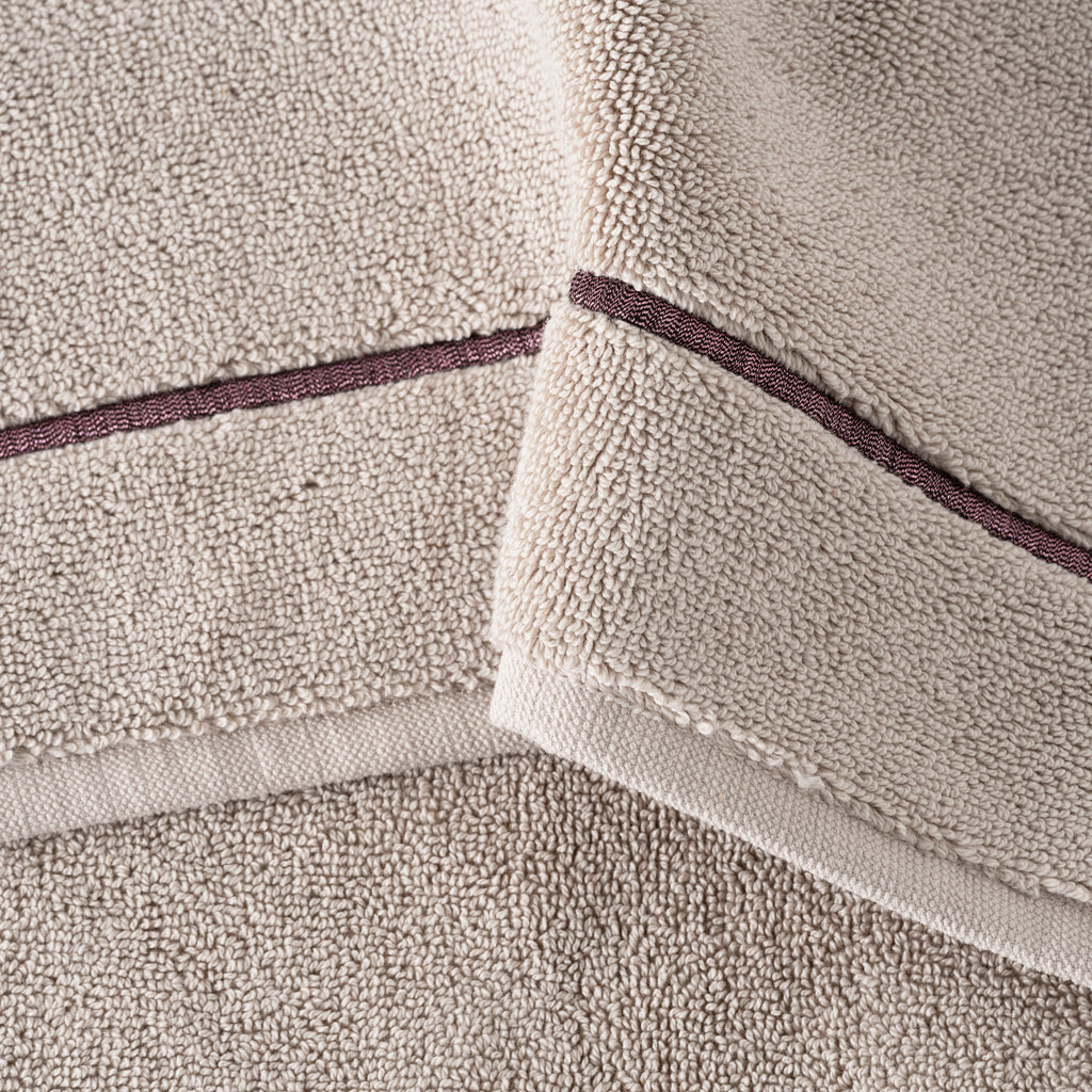 Aura Bath Mat - Carré Blanc Canada