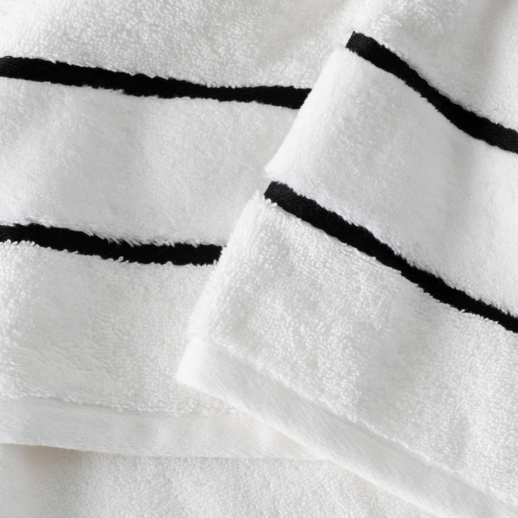 Danaide Bath Towel - Carré Blanc Canada