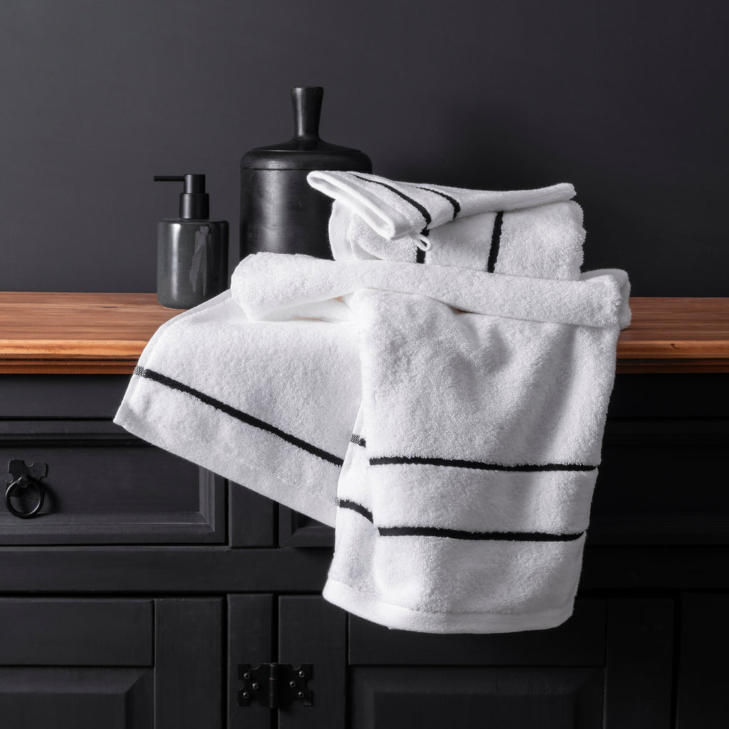 Danaide Bath Towel - Carré Blanc Canada