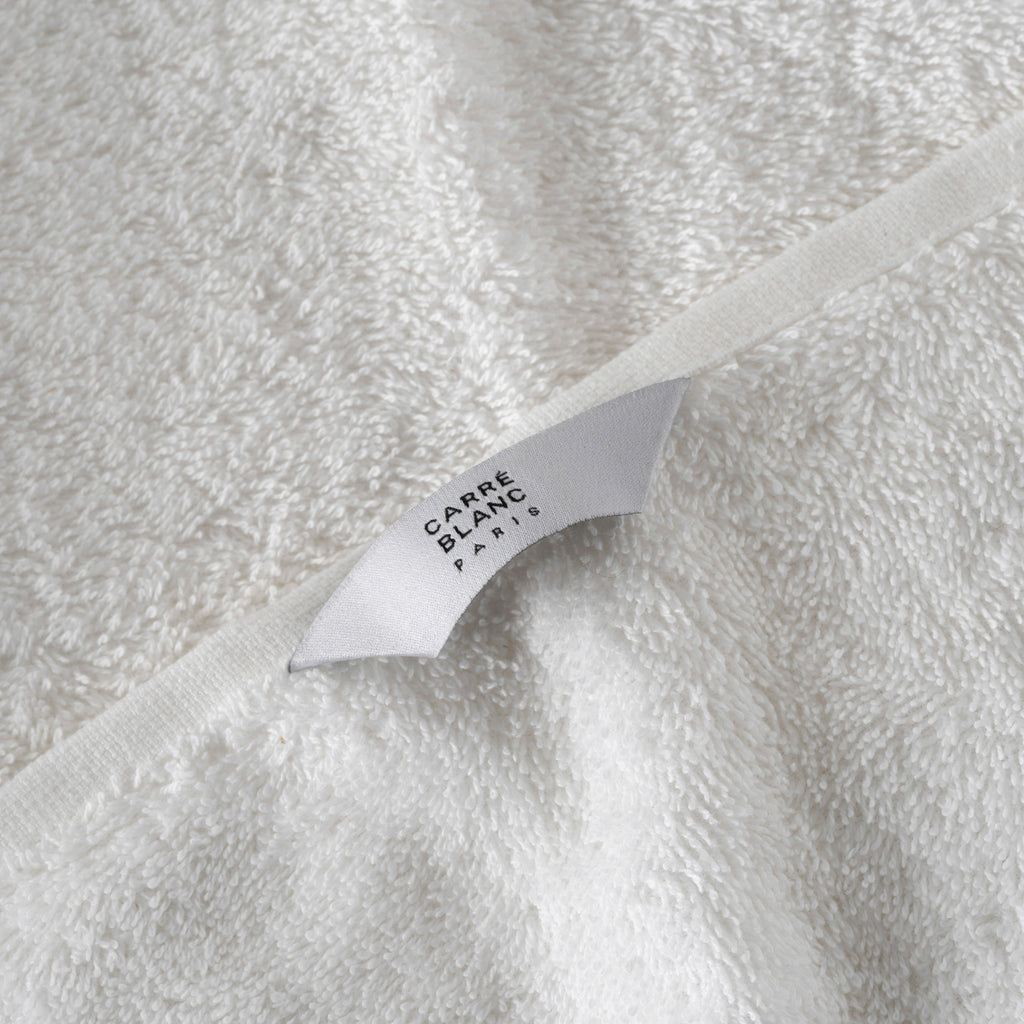 Bienvenue Bath Towel - Carré Blanc Canada
