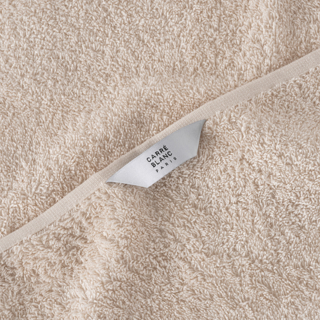 Bienvenue Cotton Bath Towel - Carré Blanc Canada