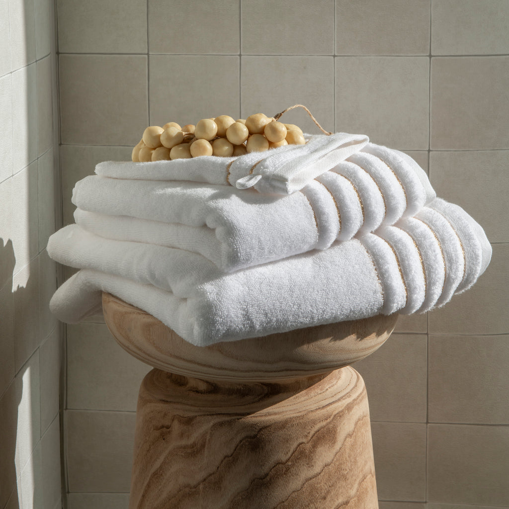 Mon Ange White Bath Towel - Carré Blanc Canada