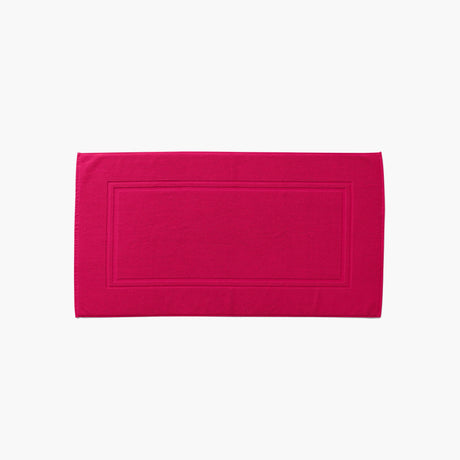 Lola II Raspberry Cotton Bath Mat - Carré Blanc Canada