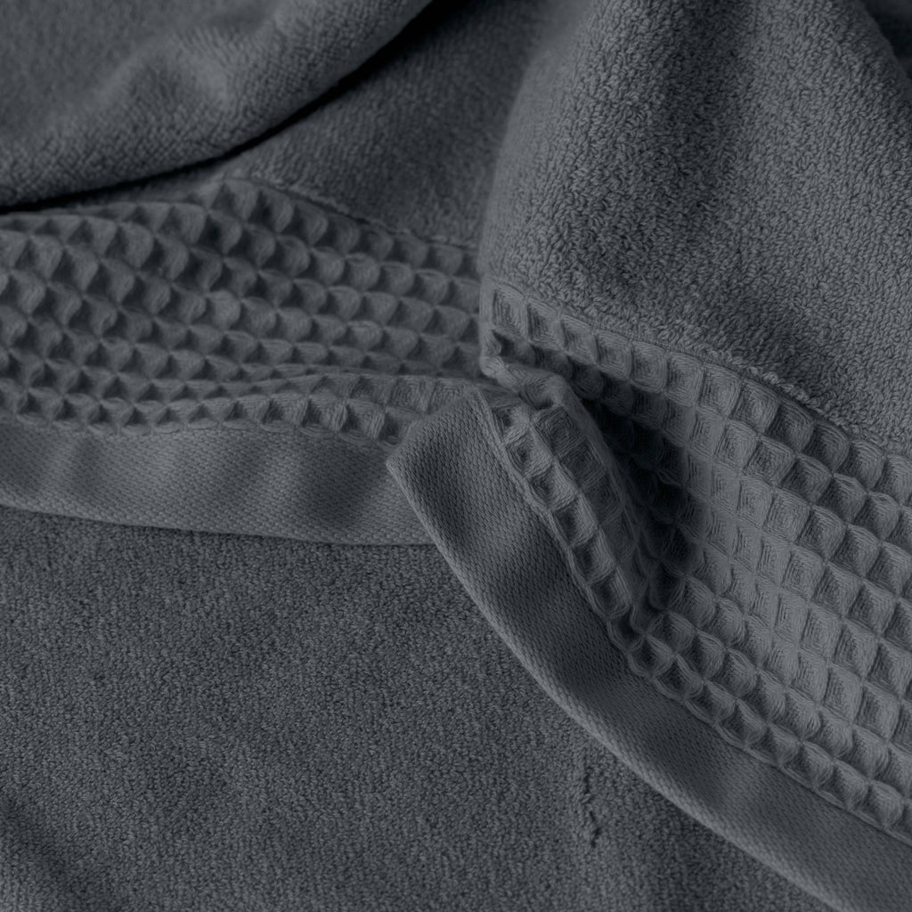 Source Charcoal Organic Cotton Bath Towel - Carré Blanc Canada