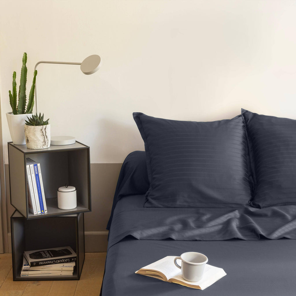 Flatsheet in Jacquard Cotton Sateen Prestige Midnight Blue - Carré Blanc Canada