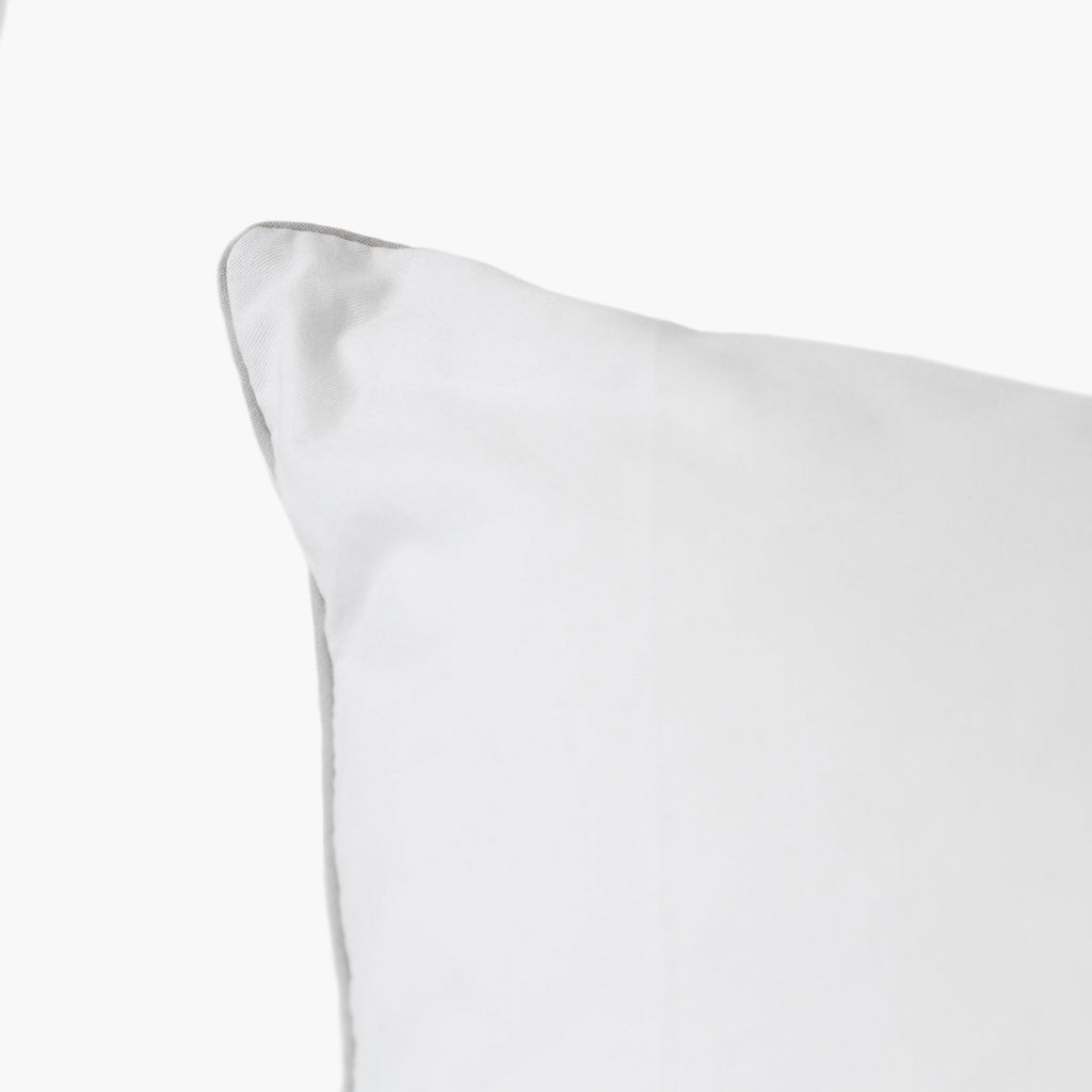 Supreme Synthetic Firm Rectangular Pillow - Carré Blanc Canada