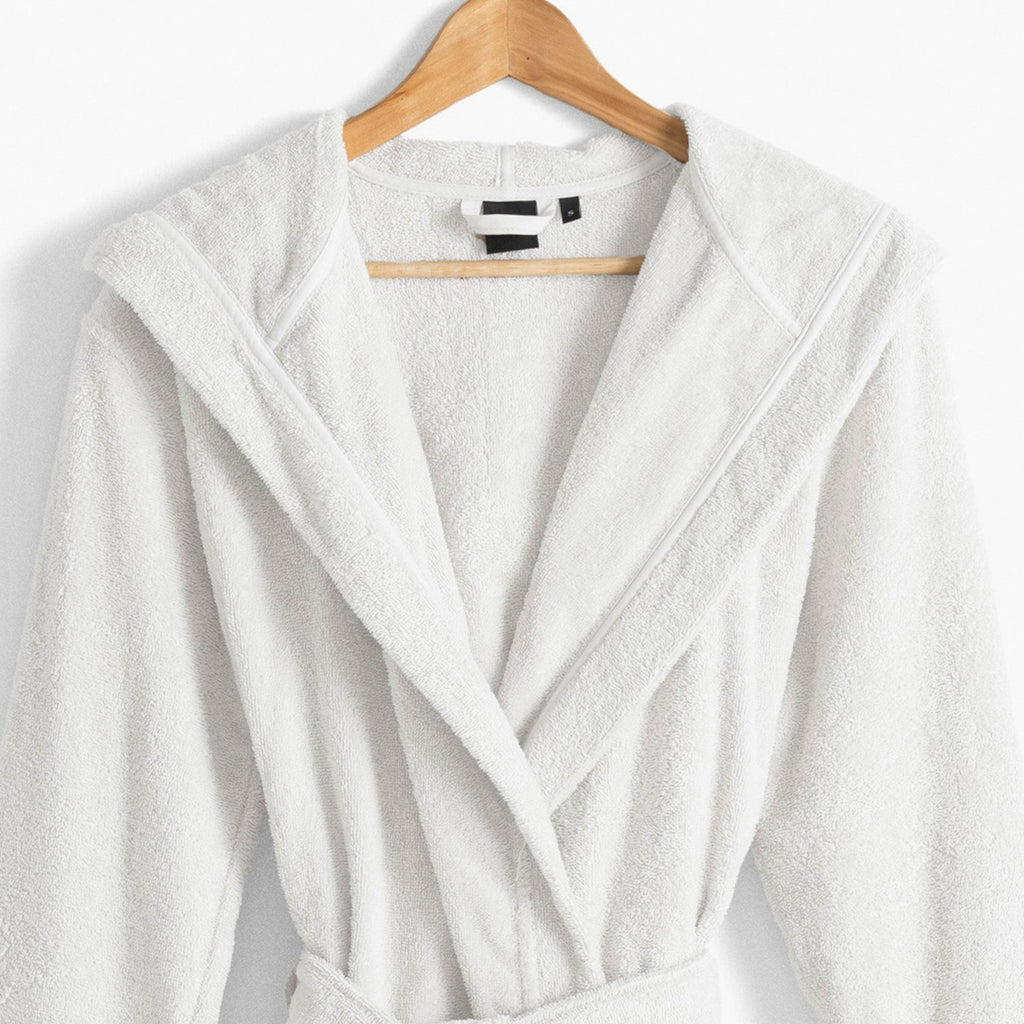 Osmose Women's White Hooded Cotton Bathrobe - Carré Blanc Canada