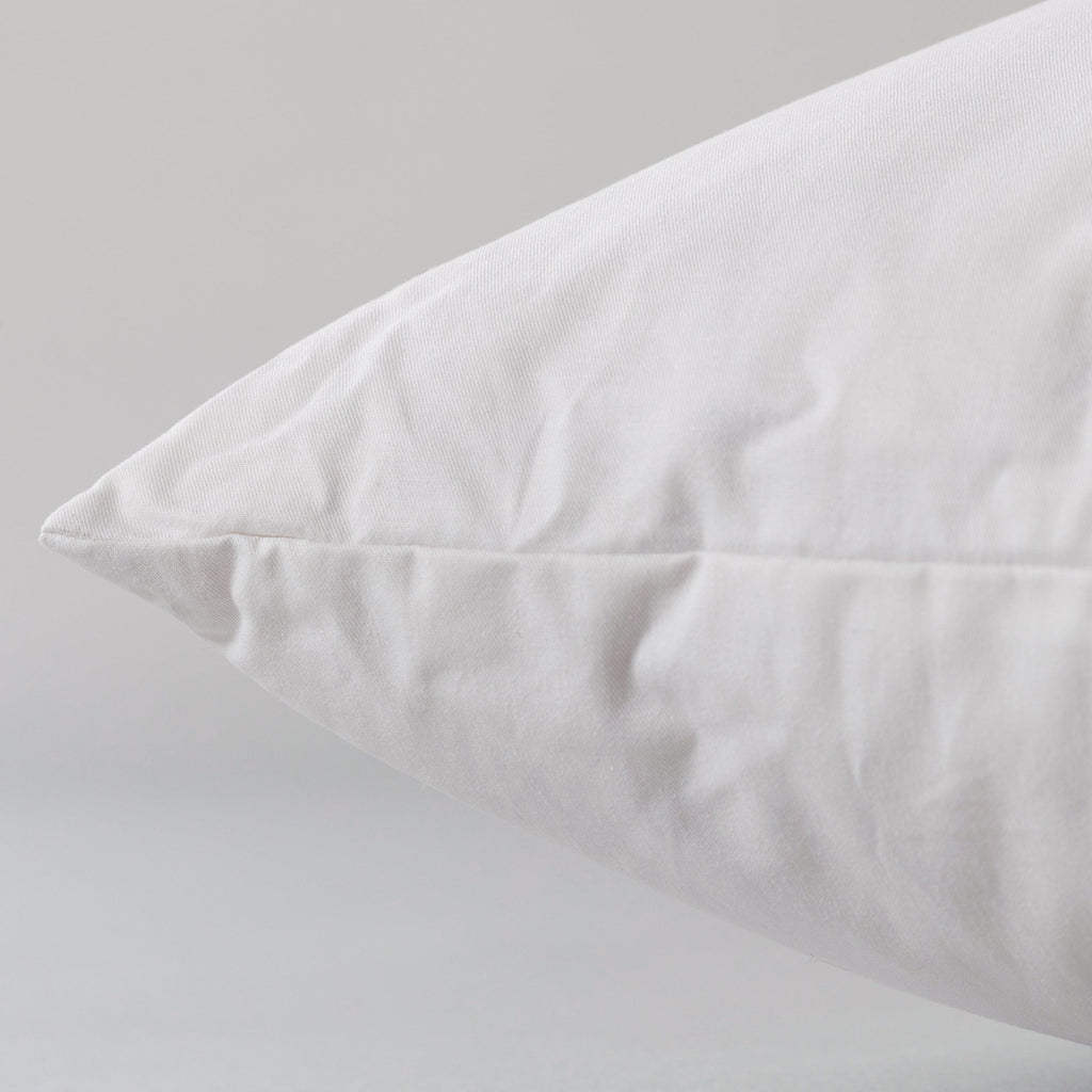 Square Pillow in Duck Down Essentiel - Carré Blanc Canada