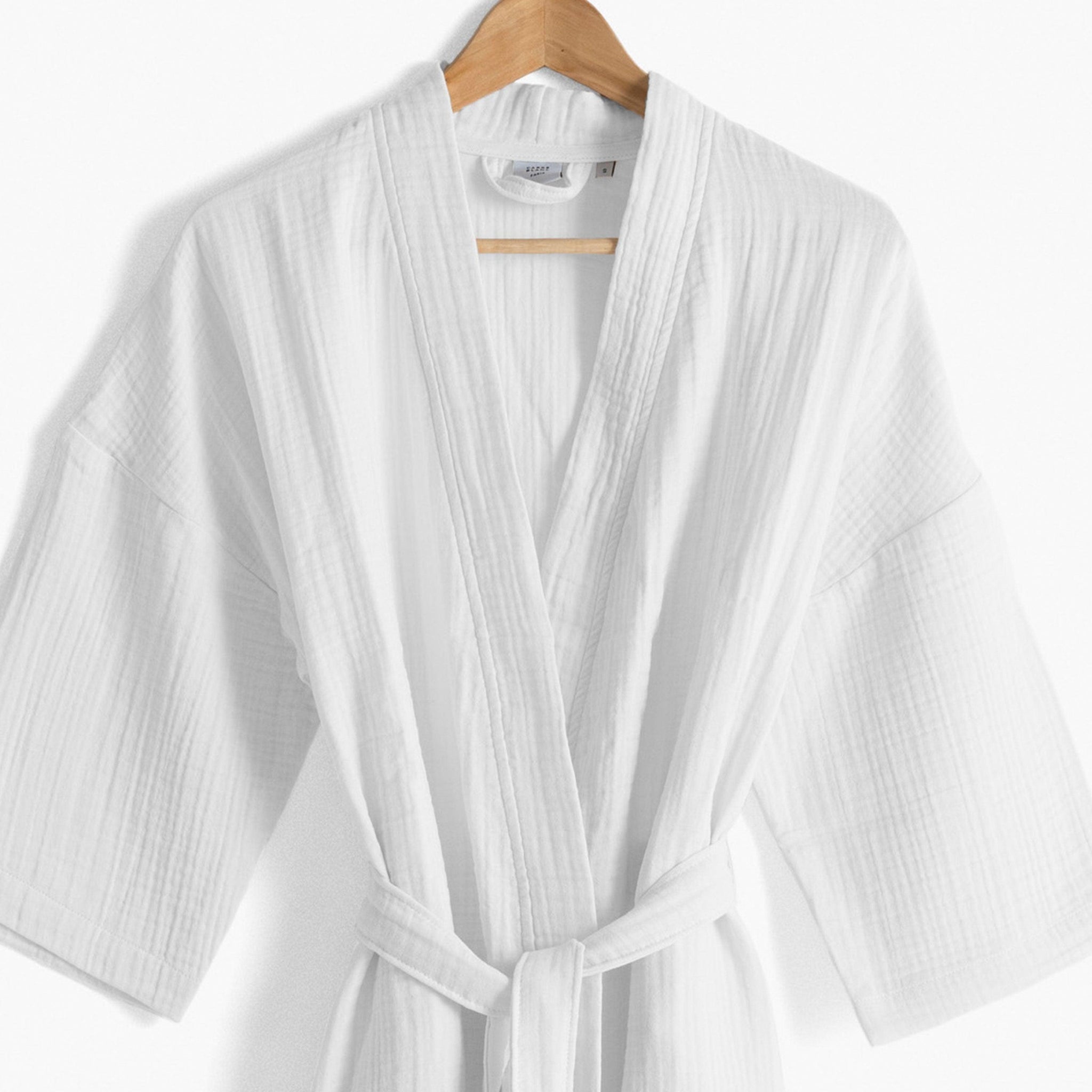 Naturelle Women s Organic Cotton Bathrobe in White Carre Blanc Canada White M