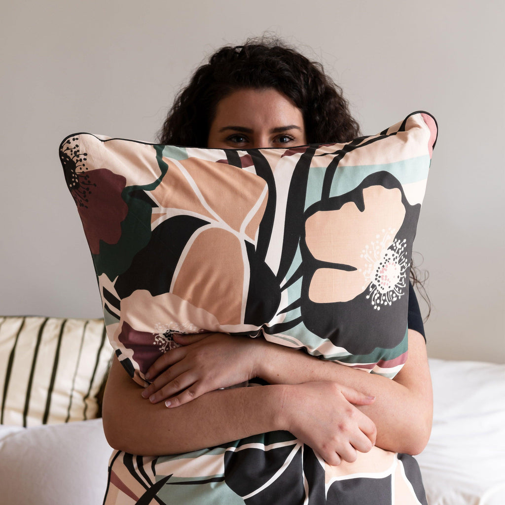 Square Pillowcase Gisèle - Carré Blanc Canada