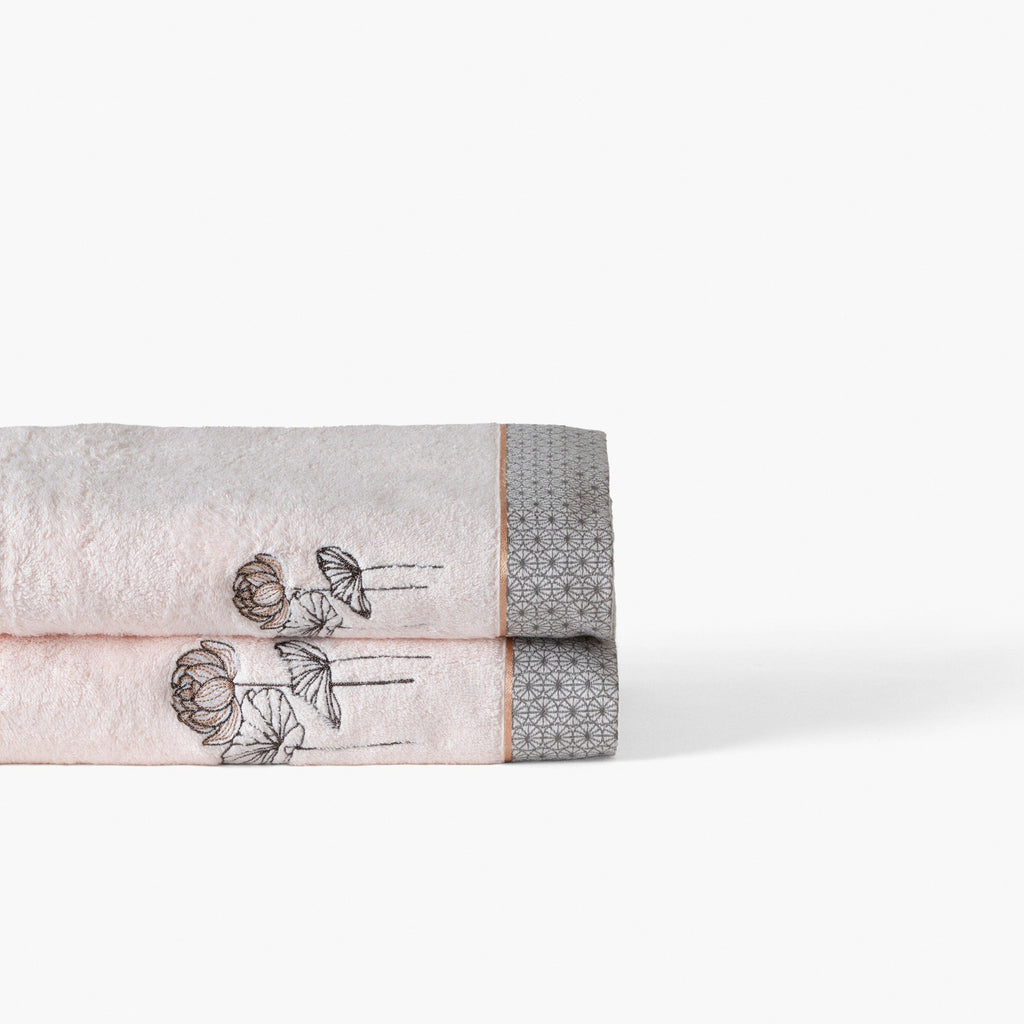 Lotus Pink Cotton Bath Towel - Carré Blanc Canada