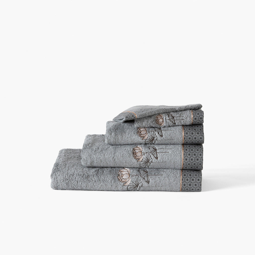 Guest Towel in Cotton Lotus Grey Green - Carré Blanc Canada
