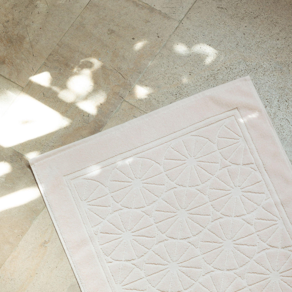 Lotus Cotton Bath Mat - Carré Blanc Canada