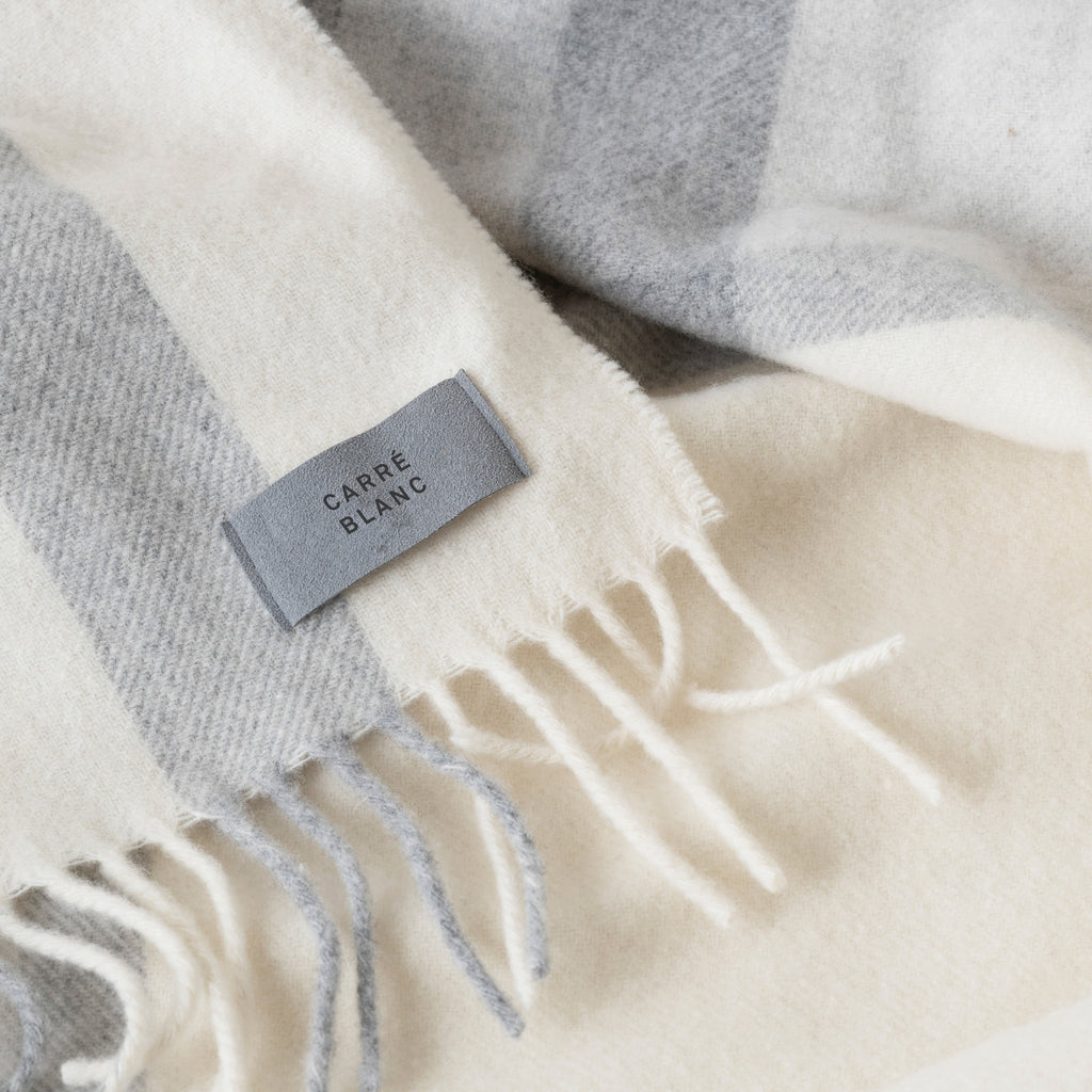 Throw in Wool and Cashmere PIEMONT off-white - Carré Blanc Canada