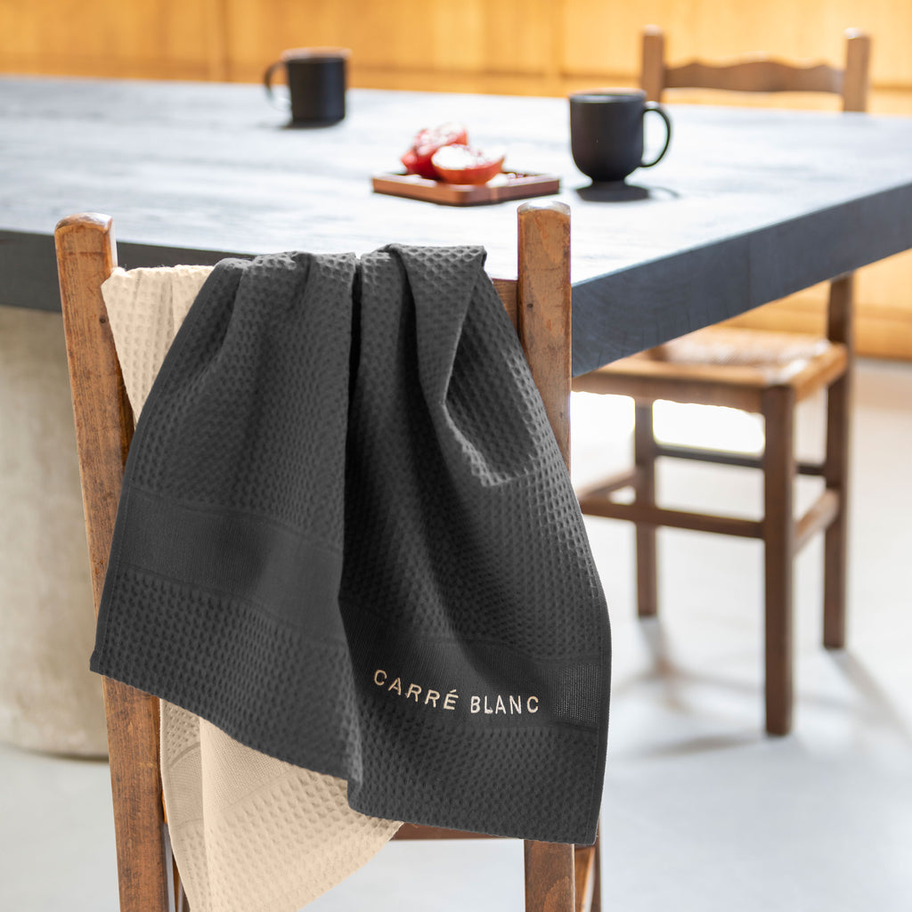 Tea Towel in Honeycomb Cotton Signature Charcoal - Carré Blanc Canada